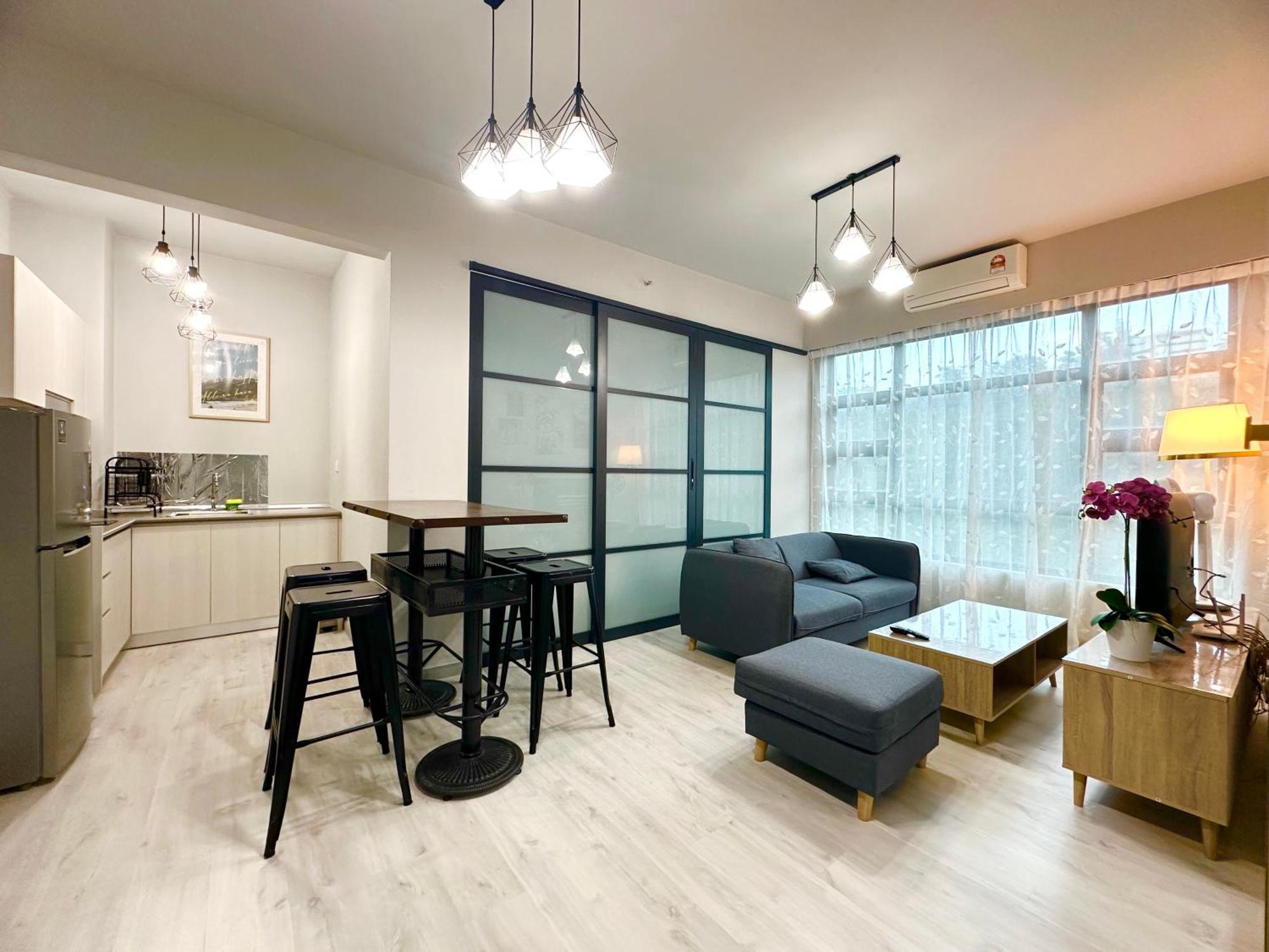 Sunset Seaview Vacation Condos @ Jesselton Quay 코타키나발루 외부 사진