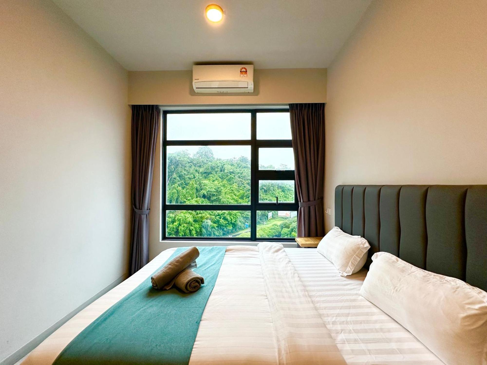 Sunset Seaview Vacation Condos @ Jesselton Quay 코타키나발루 외부 사진