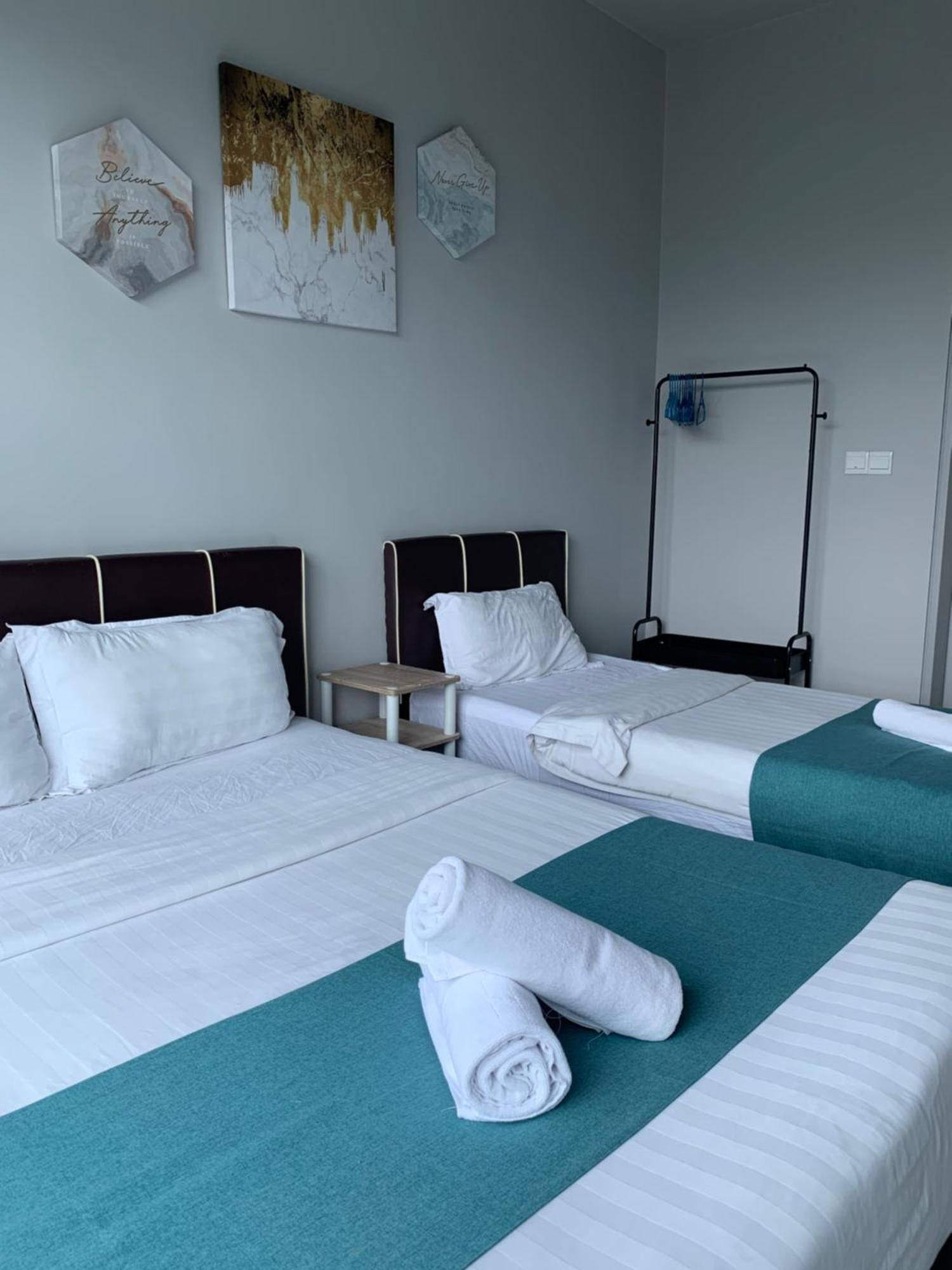 Sunset Seaview Vacation Condos @ Jesselton Quay 코타키나발루 외부 사진