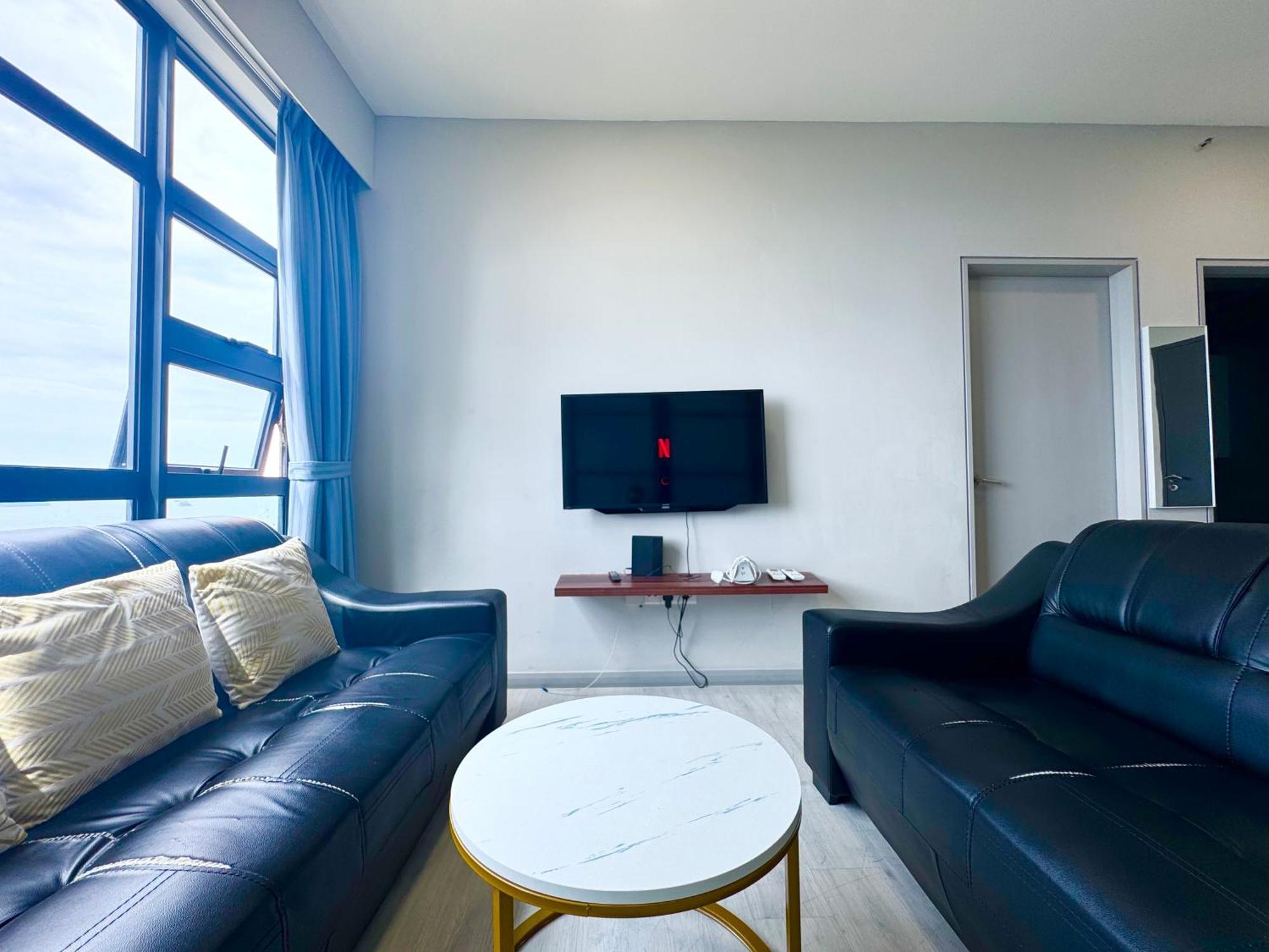 Sunset Seaview Vacation Condos @ Jesselton Quay 코타키나발루 외부 사진