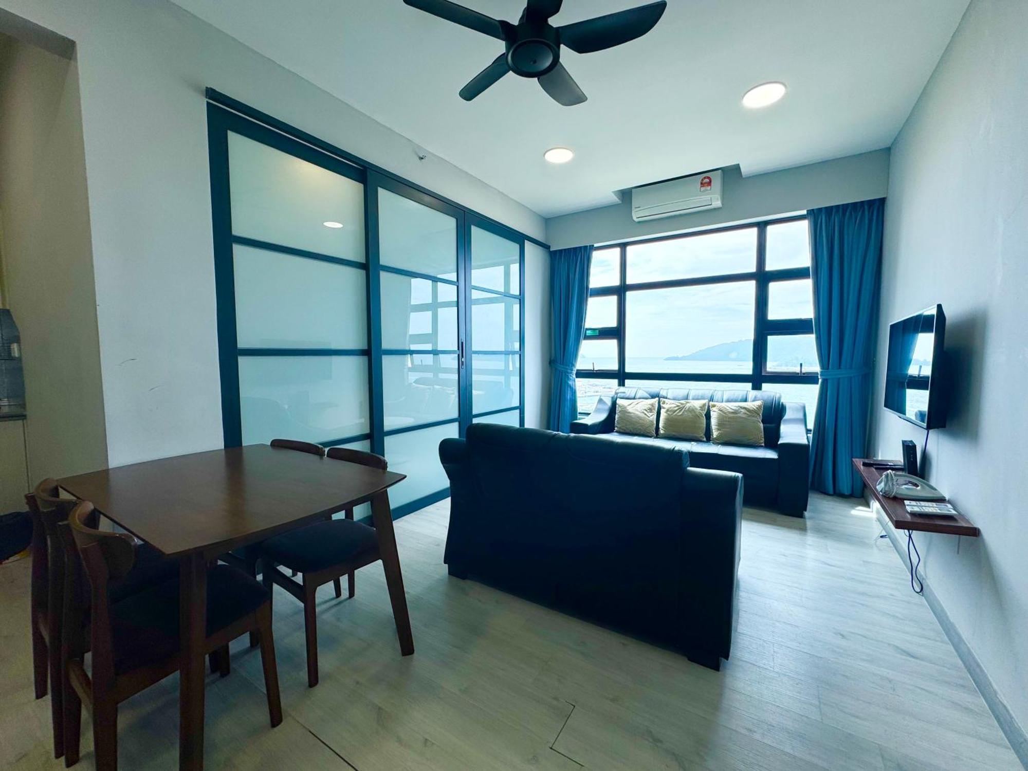 Sunset Seaview Vacation Condos @ Jesselton Quay 코타키나발루 외부 사진