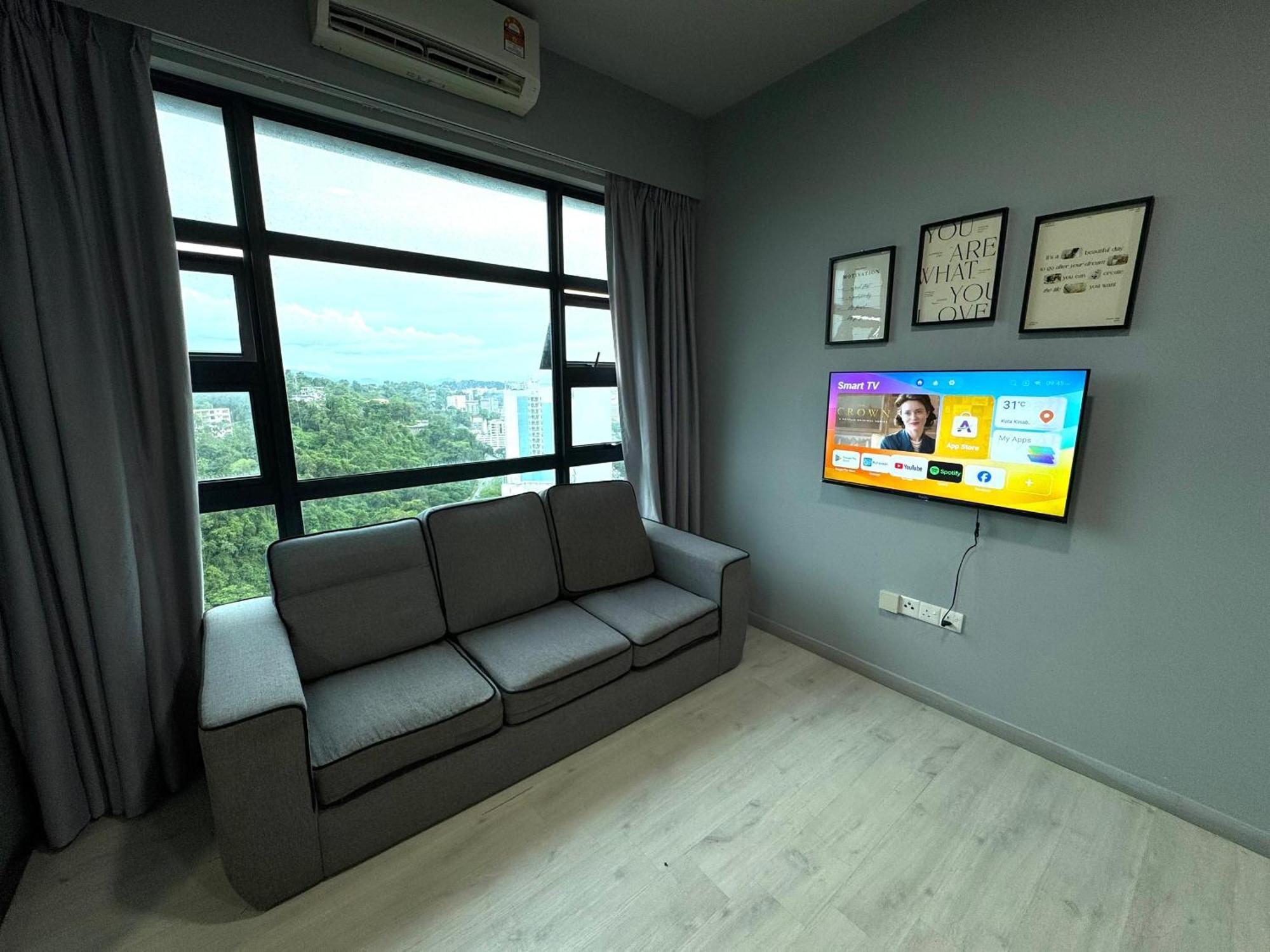 Sunset Seaview Vacation Condos @ Jesselton Quay 코타키나발루 외부 사진
